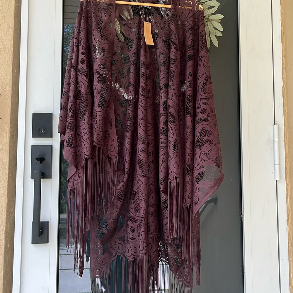 NWT. Steve Madden wine kimono